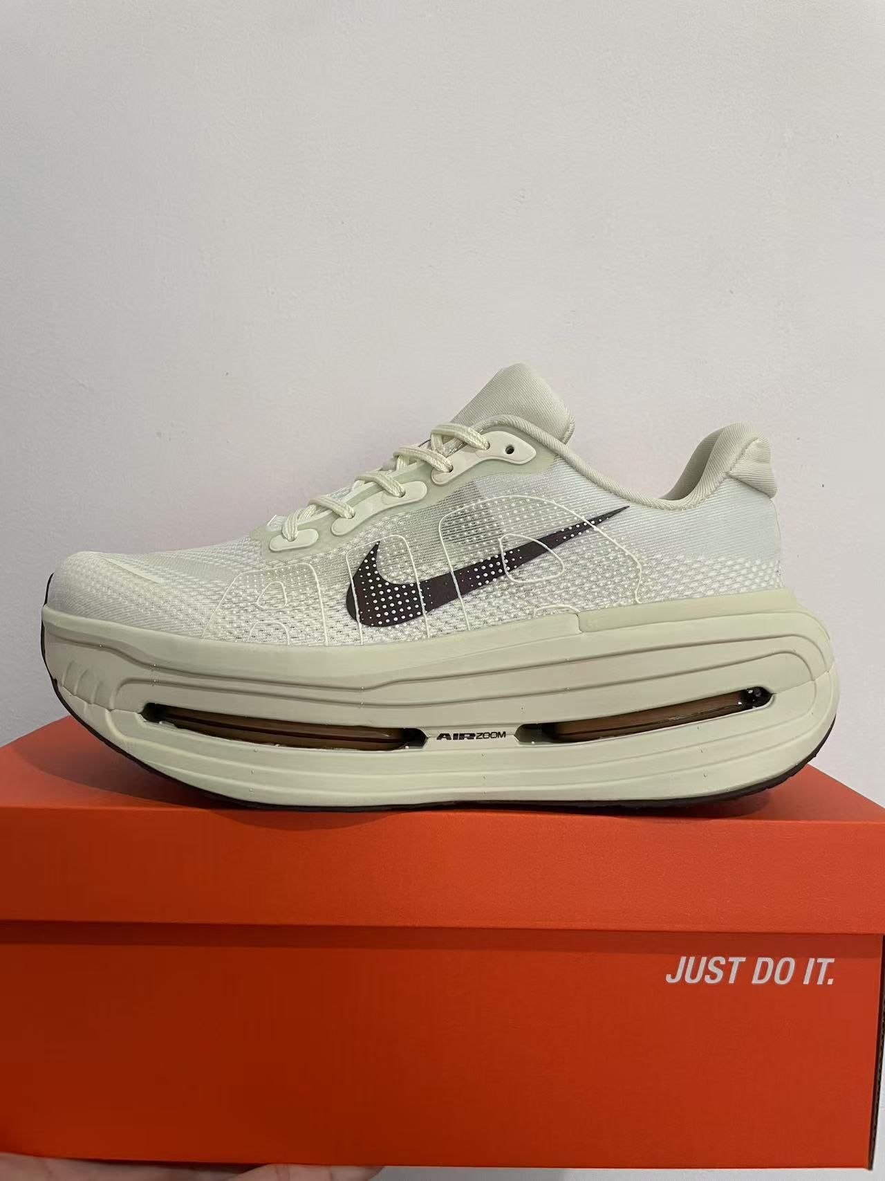 Nike Air Zoom Vomero Premium White/Black Men's Athletic Sneakers Running Shoes US Size 8-12 - Image 2