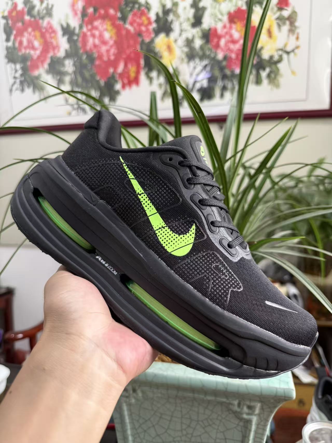 Nike Air Zoom Vomero Premium Black/Green Men's Athletic Sneakers Running Shoes US Size 8-12