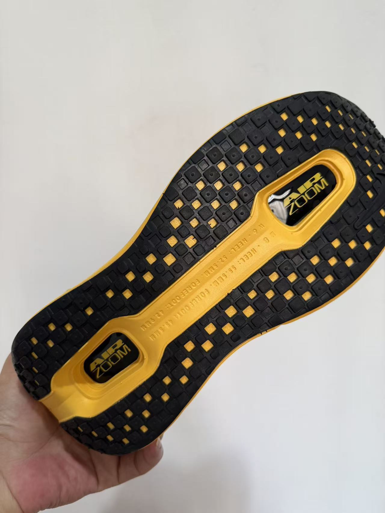 Nike Air Zoom Vomero Premium Yellow/Black Men's Athletic Sneakers Running Shoes US Size 8-12 - Image 6