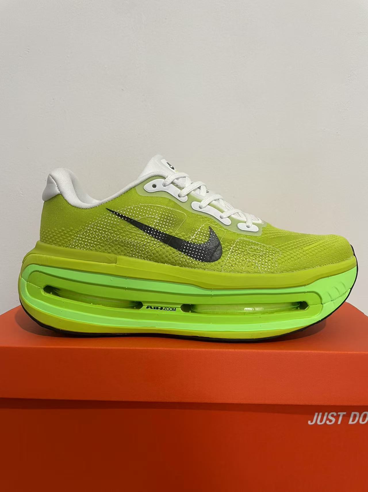 Nike Air Zoom Vomero Premium Green/Black Men's Athletic Sneakers Running Shoes US Size 8-12 - Image 3
