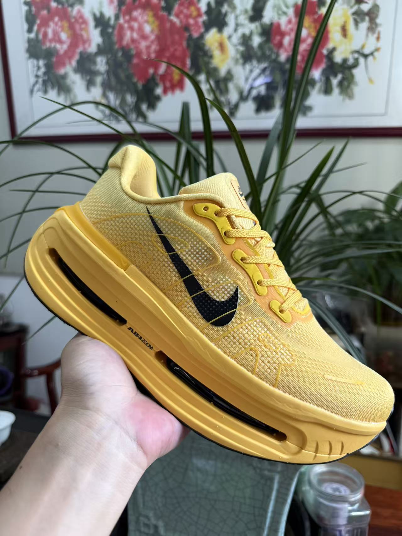 Nike Air Zoom Vomero Premium Yellow/Black Men's Athletic Sneakers Running Shoes US Size 8-12