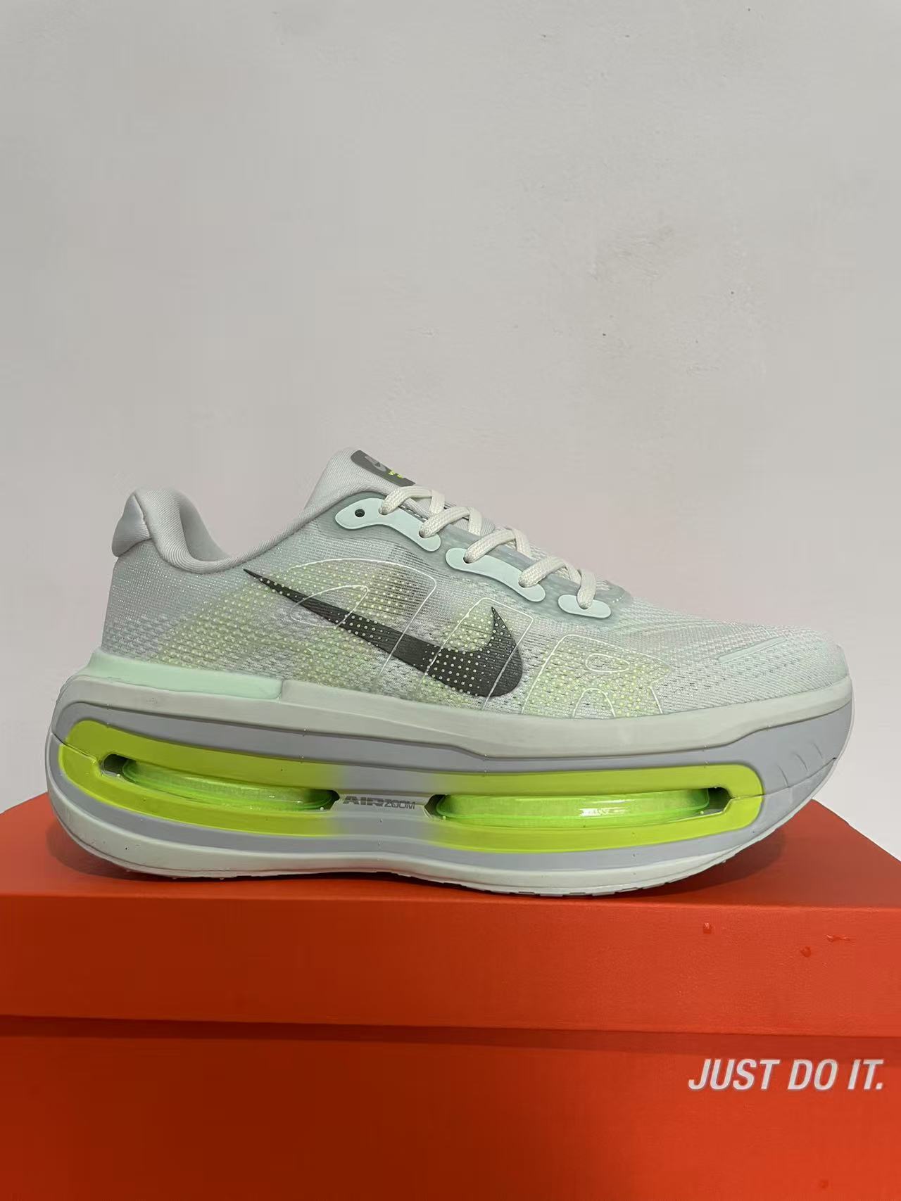 Nike Air Zoom Vomero Premium Light Green Men's Athletic Sneakers Running Shoes US Size 8-12 - Image 3