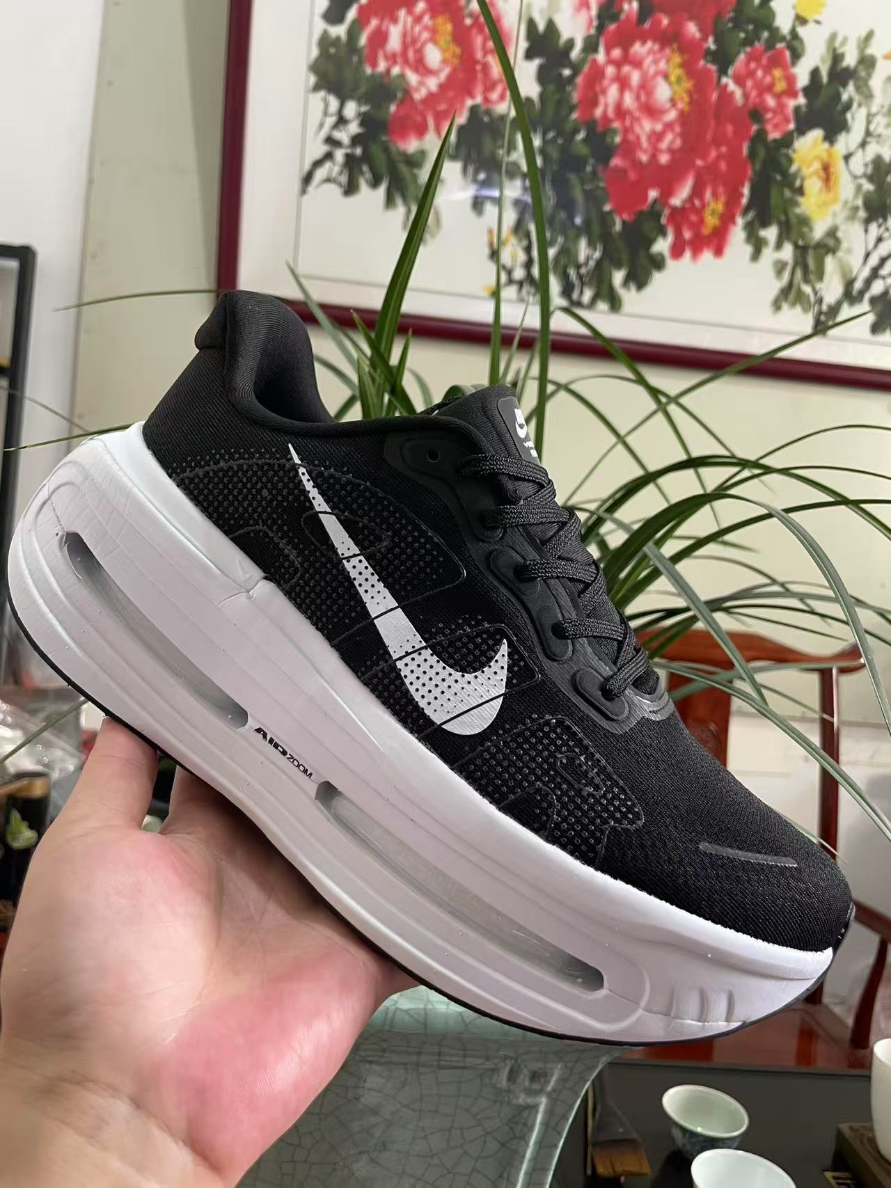 Nike Air Zoom Vomero Premium Black/White Men's Athletic Sneakers Running Shoes US Size 8-12