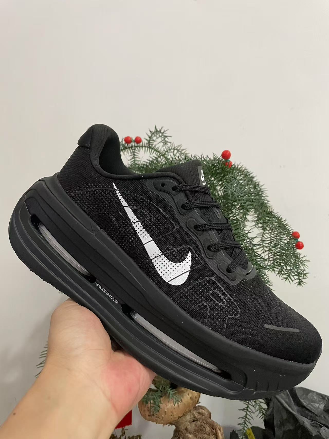Nike Air Zoom Vomero Premium Black/White Men's Athletic Sneakers Running Shoes US Size 8-12