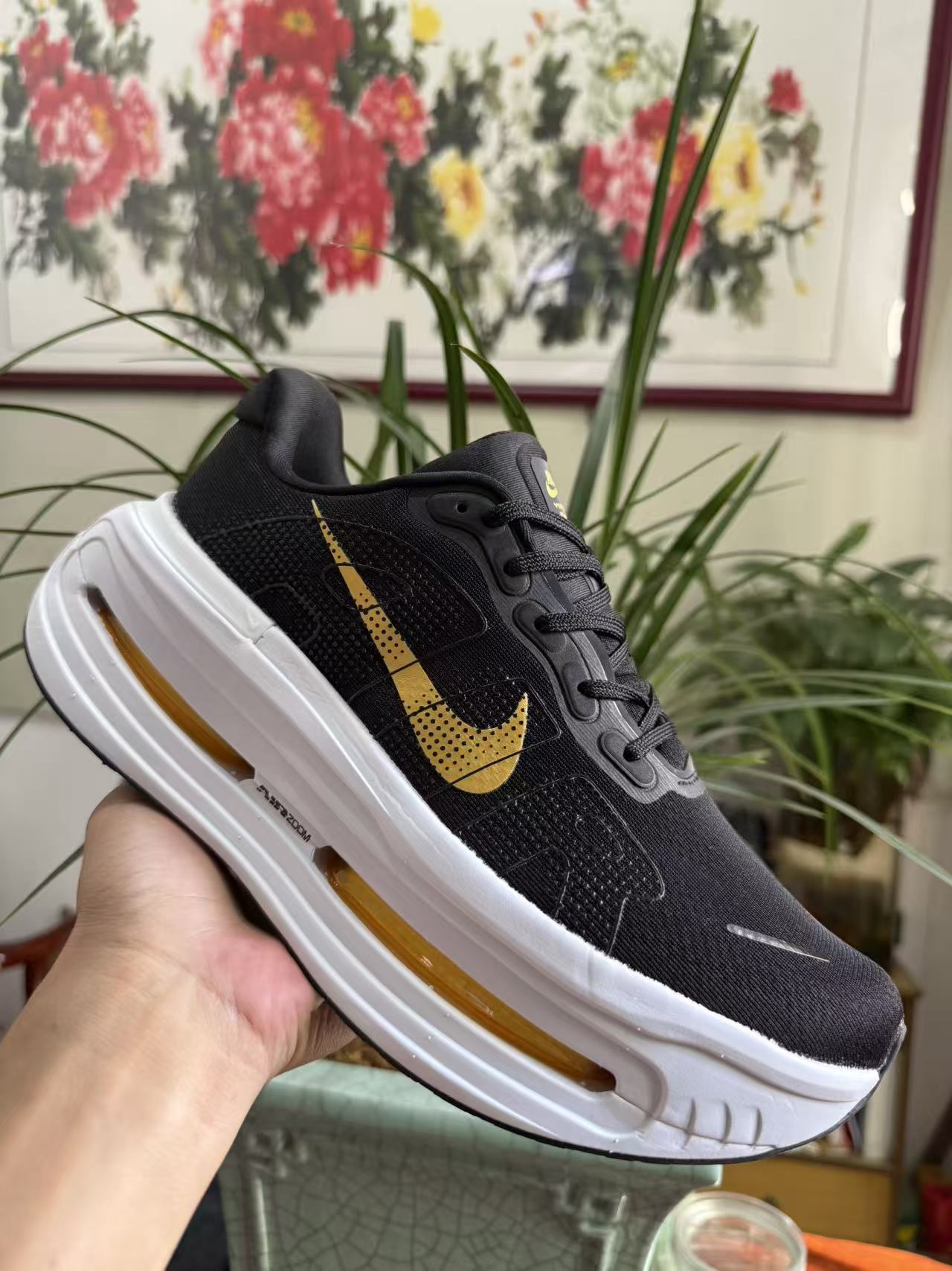 Nike Air Zoom Vomero Premium Black/White/Gold Men's Athletic Sneakers Running Shoes US Size 8-12